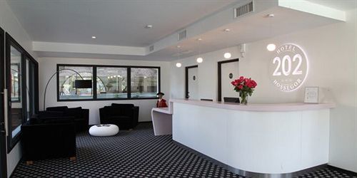 Hotel 202 3*